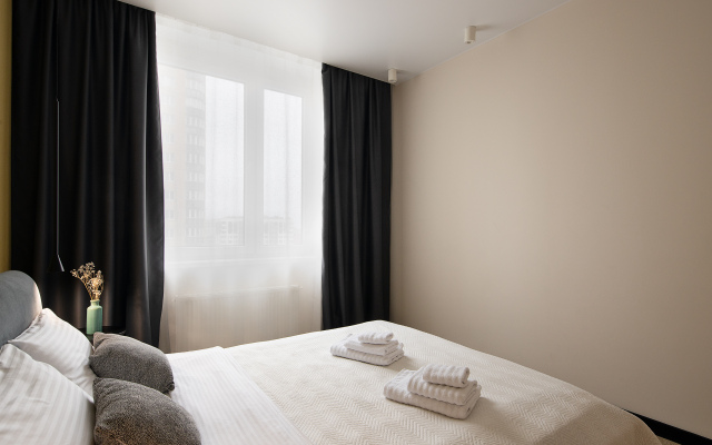 Апартаменты улучшенные в новом доме с качелей