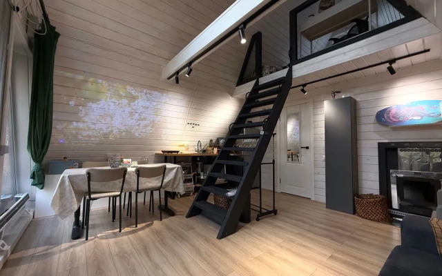 Частный дом с баней в лесу на берегу Истринского водохранилища