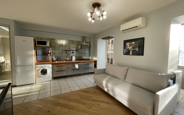Artflet Flat
