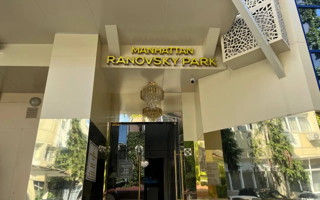 Ranovskiy Park Manhattan Hotel