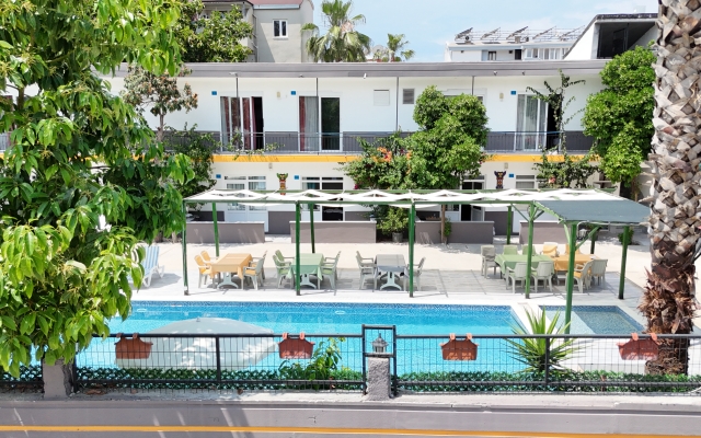 Hillside Apart House Apartment Hotel