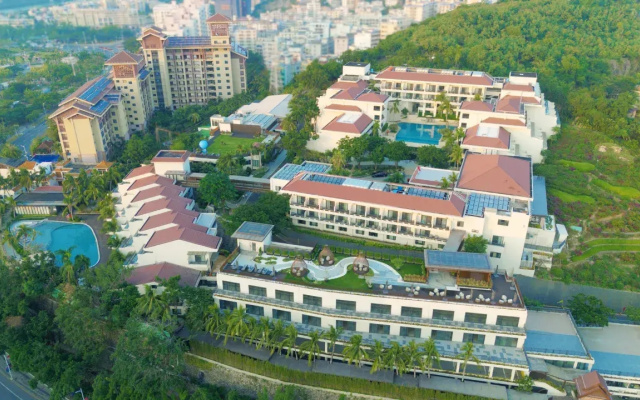 Dong Rong Guest International Hotel – Outside – Sanya