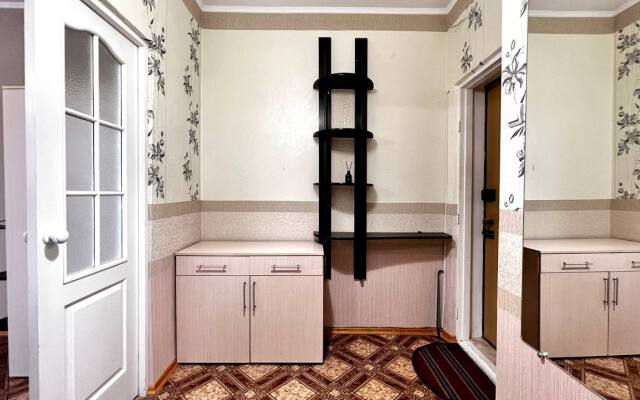 s Uiutnoi Obstanovkoi na Koshevogo 44 Flat