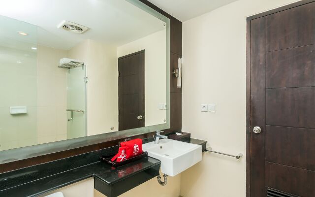 ZEN Rooms Legian Dewi Sri Hotel