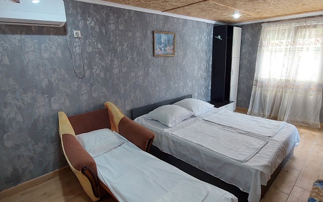 S Vidom na Gory Luchana Private House