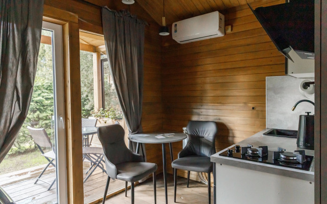 Na Lugovom 35m u reki v centre Zvenigorodava Private House