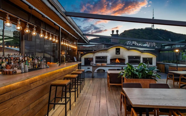 IOTA Hotel Tbilisi Hotel