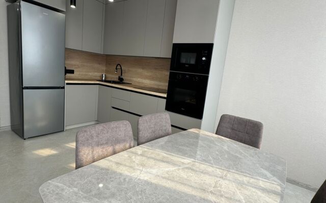 Апартаменты Светлые в Новостройке на Толстого