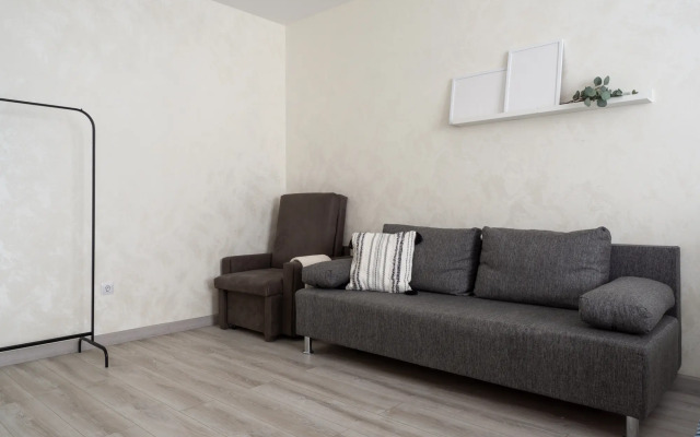 Dve podushki na Valdajskoj, 2k2 Flat