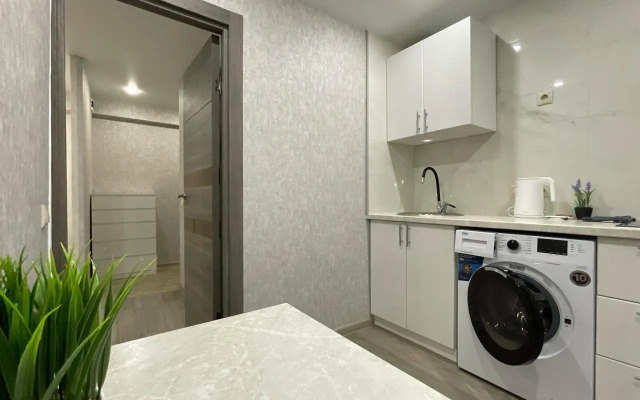 Na Vokzalnoy 1-43 Flat