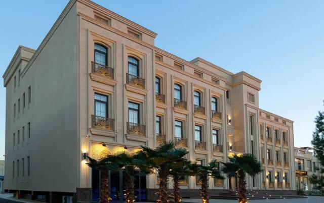 Paradise Plaza Luxury Hotel