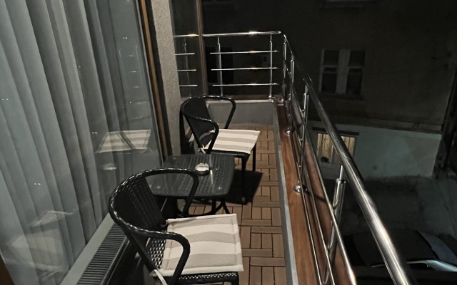 Mandarin Apartments