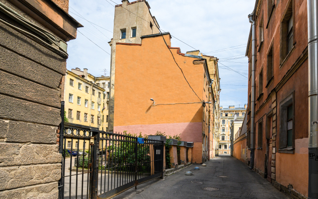 Saperniy Pereulok 9-A Apartments