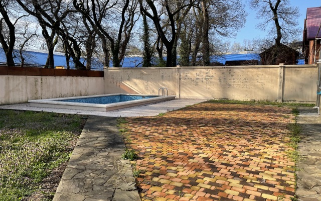 Dom S Basseynom U Morya Private House