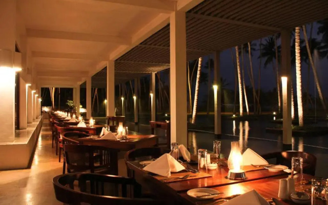 The Blue Water - Bawa Heritage - City Resort Hotel