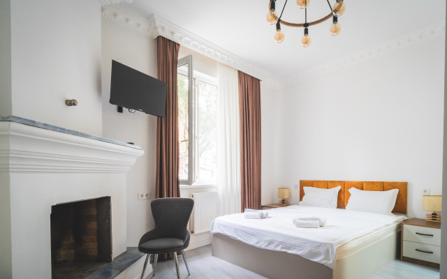 White House Mini-Hotel