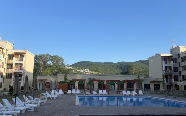 Yevrotroshka Holiday house Sykko Flat