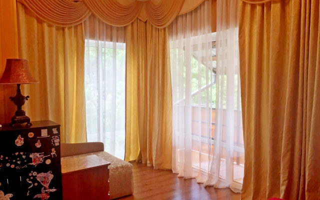 151 Per Zapadny Private House