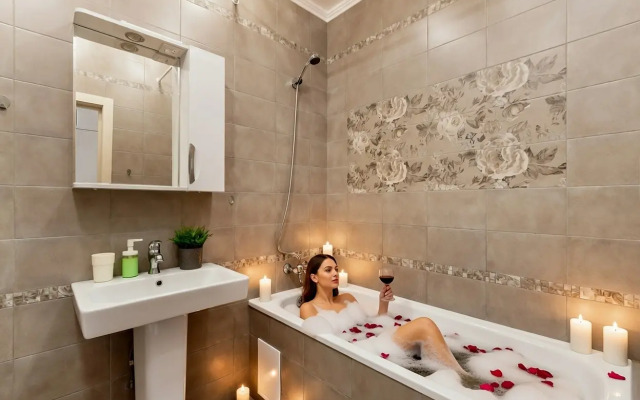 Апартаменты DoMino на набережной с видом на Подъемный мост