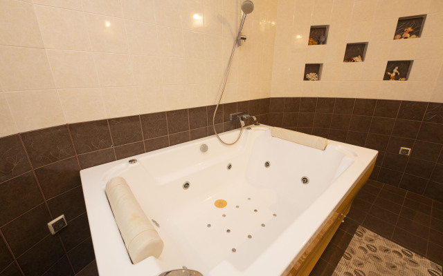 Квартира 3 комнатная квартира улица Холодильная 85/1