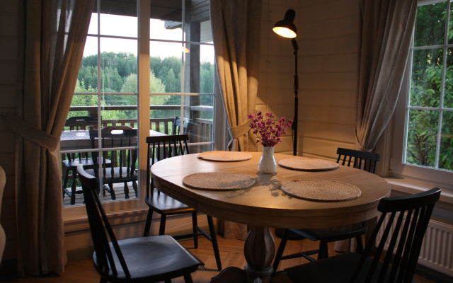 Tri Kholma Guest house