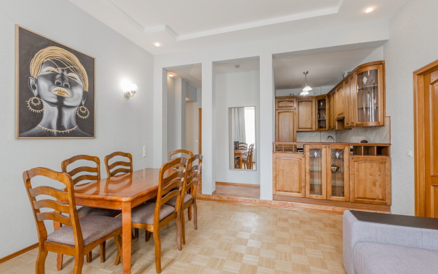 Апартаменты SpbStay с сауной на Невском проспекте 90