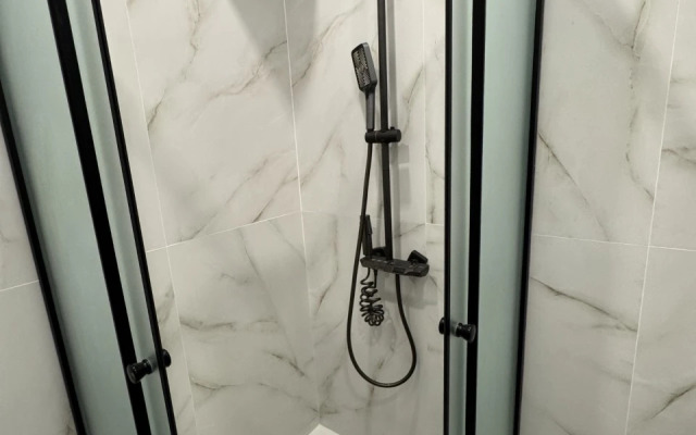 Квартира с хорошим ремонтом в близи аэропорта