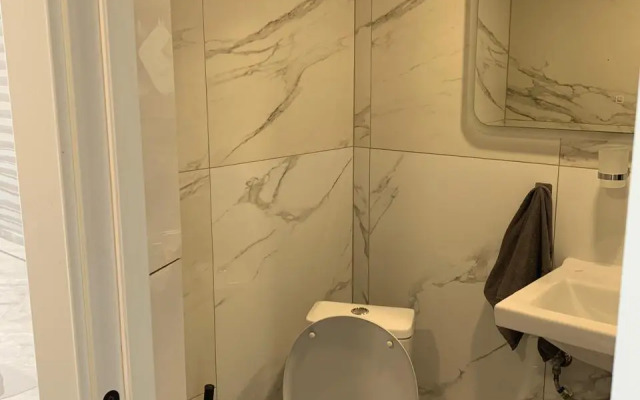 Taunkhaus 6-Mestny s Personalnym Basseynom i Baney Guest House