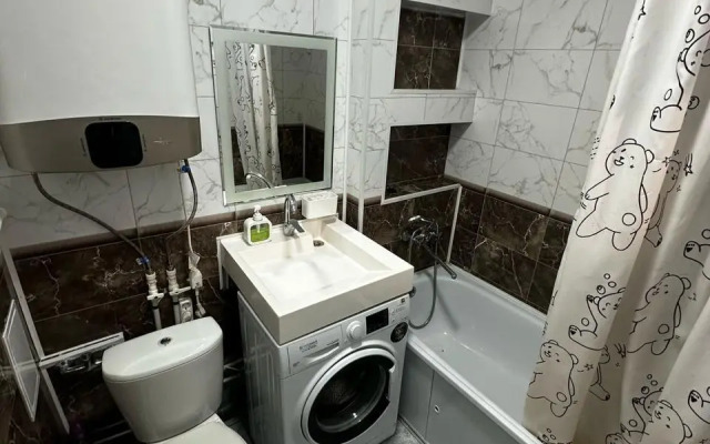 Uyutnaya Dvukhkomnatnaya 20 Minut do Tsentra Flat