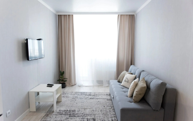 Квартира Однокомнатная солнечная квартира на 22 этаже