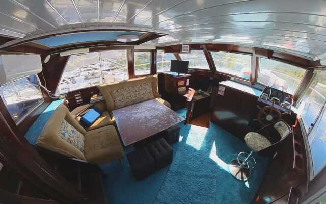 Boat_n_rest Glamping