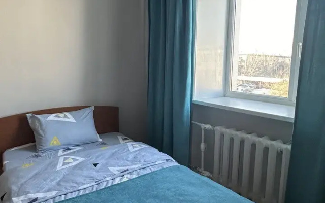 Dvukhkomnatnaya na Respublikanskoy Flat