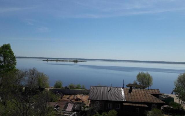 Гостевой дом на берегу озера Неро