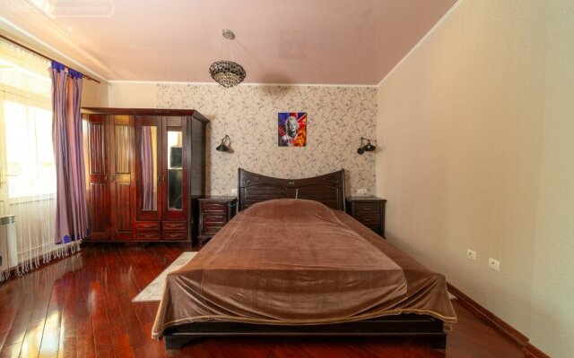 Na Tsyurupyi 7 Apartaments