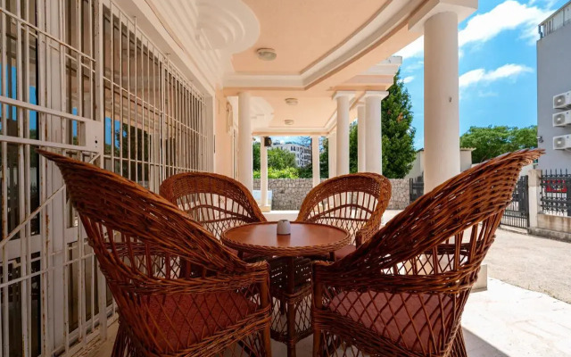 Saray Apartments