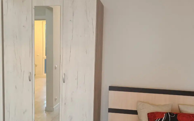 Na Schastlivoy Flat