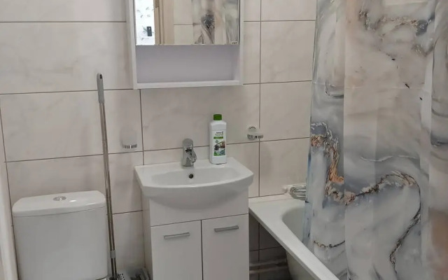 V Eko-kvartale na Kedrovoy Flat