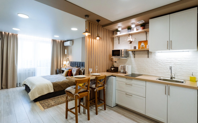 Uyutnye Apartamenty V Tsentre S Prekrasnym Servisom Flat