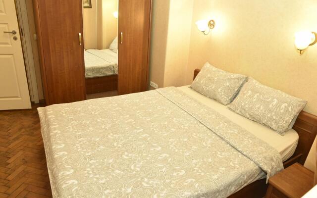 Na Pushkinskoy Flat