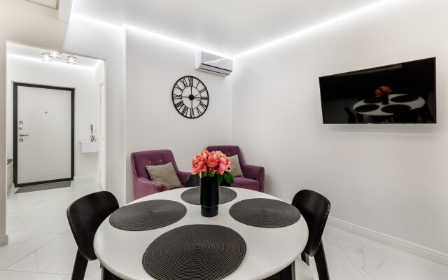 Двухкомнатные апартаменты LUX  с видом на ДОН №7