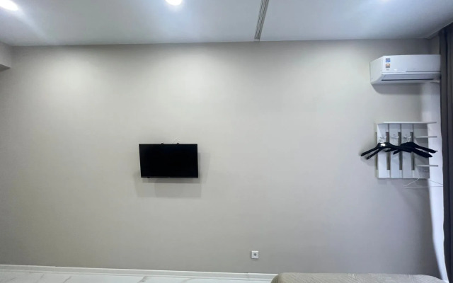 Uyutnaya Studiya So Svoim Otdelnym Vkhodom S Bassenom Apartments