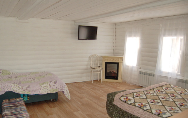 Dom S Nalichnikami Okolo Rostova House