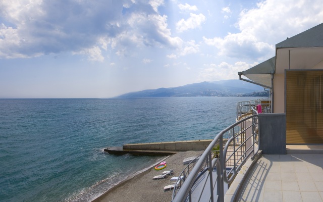 Yalta Elling