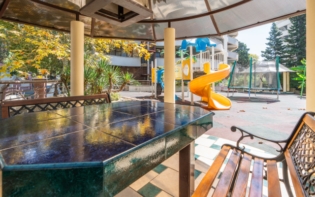 Апартаменты с двумя мастер-спальнями на первой береговой линии