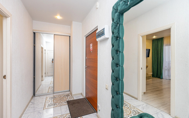 Квартира рядом с теннисным кортом и парком Сибирь House