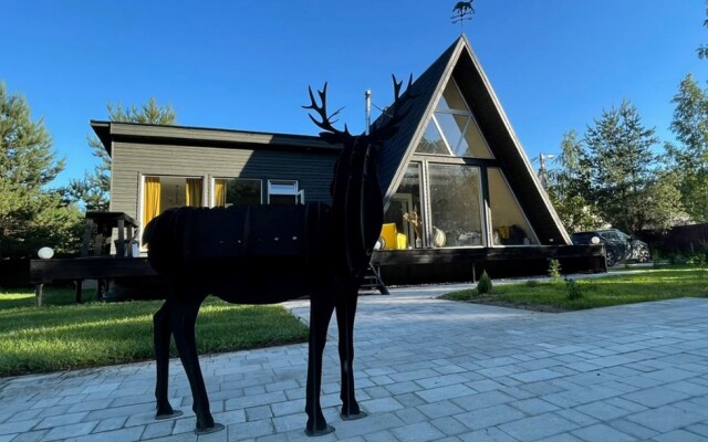 Shvartsvald A-Frame S Saunoj House