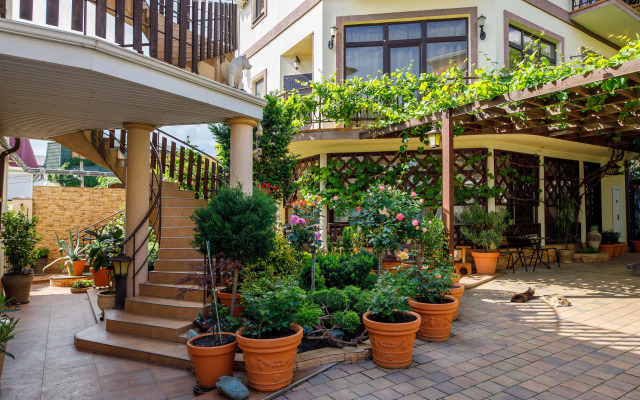 Loris Guest House