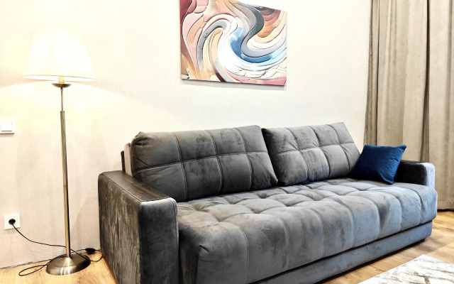 Квартира Двухкомнатная квартира с дизайнерским ремонтом в центре