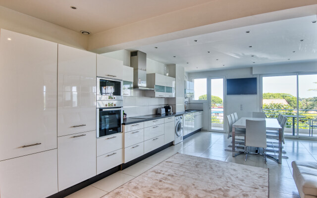 Luxurious 2BD W/seaview In Cap D'antibes Apartments