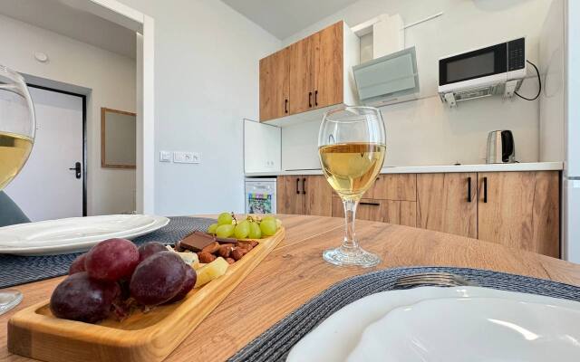 Na Oktyabryskoy U Morya Apartment
